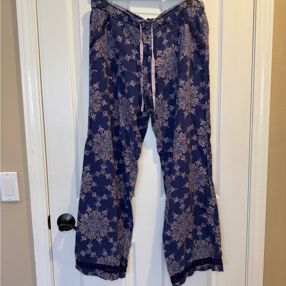Victoria’s Secret Pajama Pants with Lace/Sparkle Detail Size M
